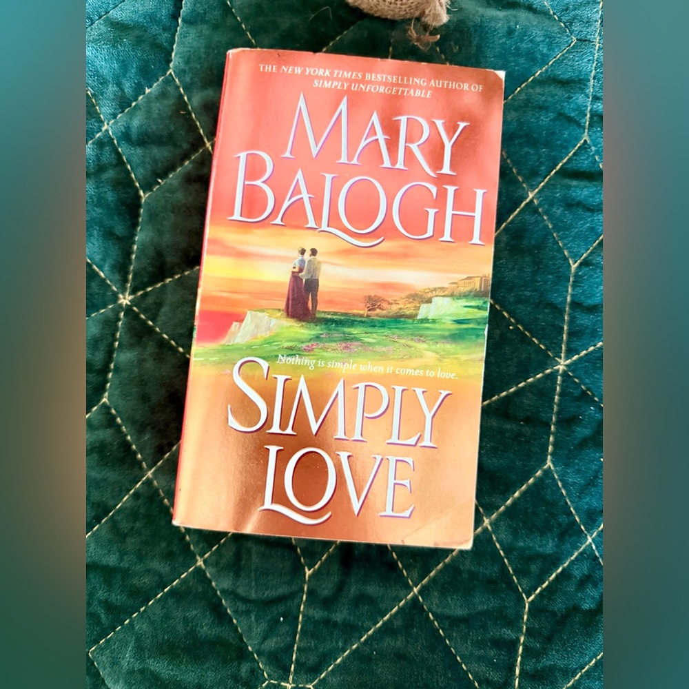 SIMPLY LOVE BY MARY BALOGH- PAPERBACK BOOK